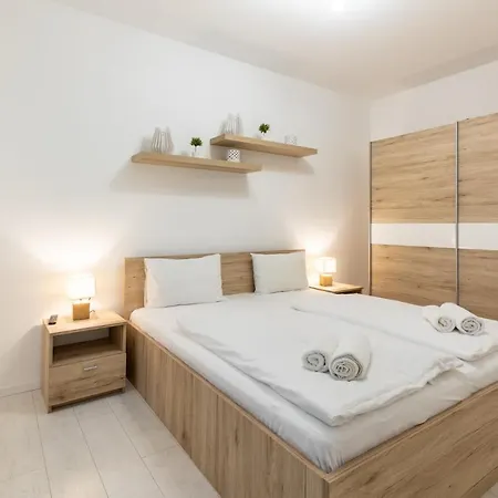 Apartment Leda By Bltn