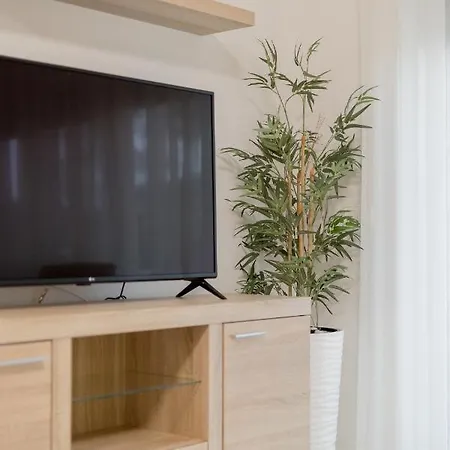 Leda By Bltn Apartment